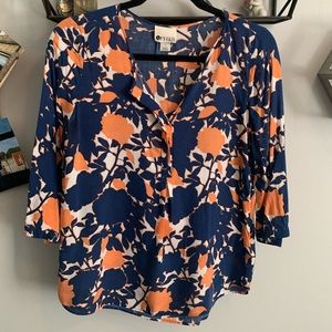 Quarter Sleeve Flowy Blouse